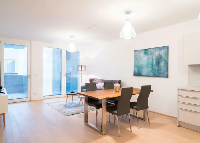 Apartamento | Spacious Serviced In Directly At The U4 Viena