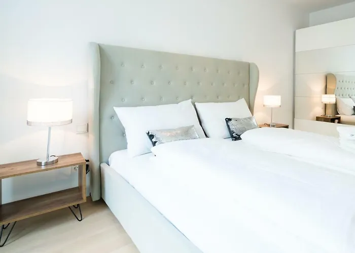 | Spacious Serviced In Directly At The U4 Viena
