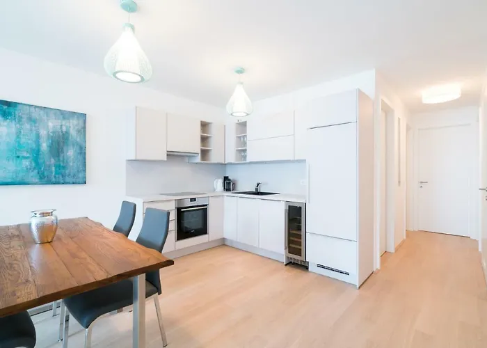 | Spacious Serviced In Directly At The U4 * Viena
